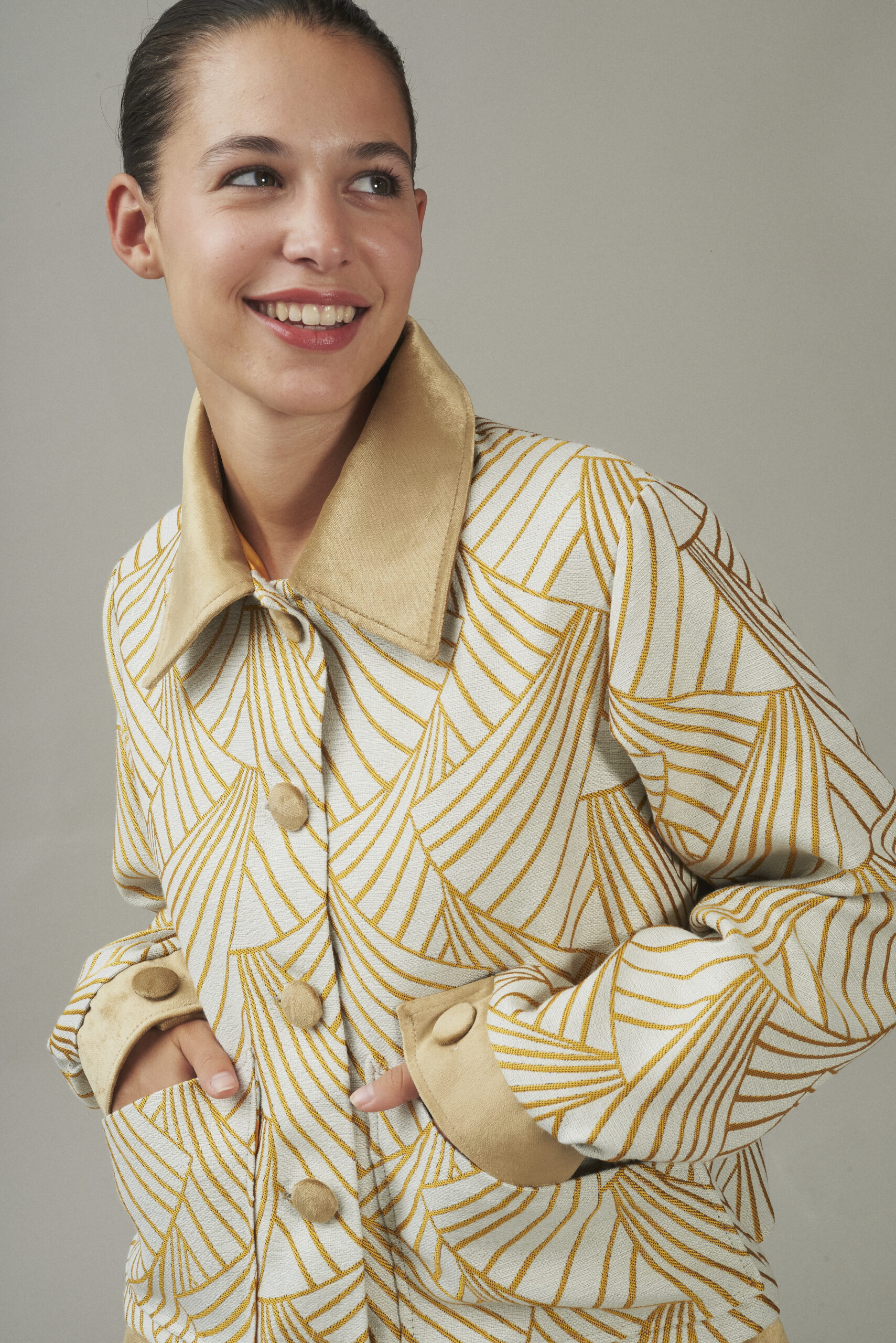 VESTE FEUILLE D'OR